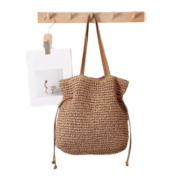 ⁦Large Capacity Straw Bag Drawstring Hand-carrying Knitting Shoulder Bag⁩ - الصورة ⁦6⁩