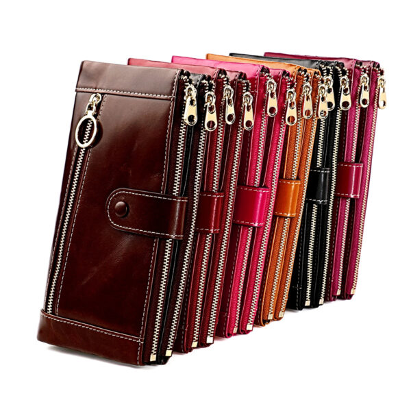 ⁦Fashion Personality Vintage Oil Waxed Leather Ladies Wallet⁩ - الصورة ⁦4⁩