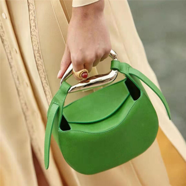 ⁦Apple Bag Niche Design Cowhide Chain Leather Messenger Small Bag⁩ - الصورة ⁦5⁩